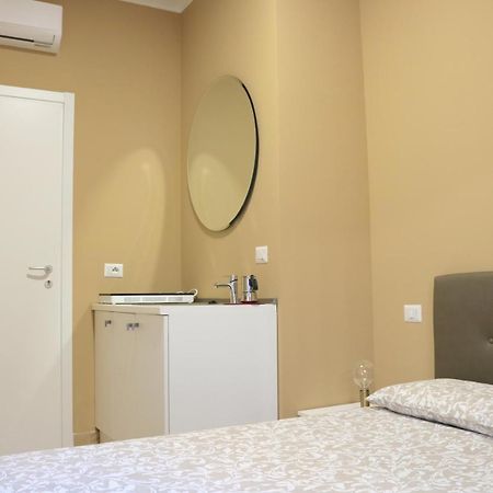 Portello Double Rooms Flat - 3 People Milan Bagian luar foto