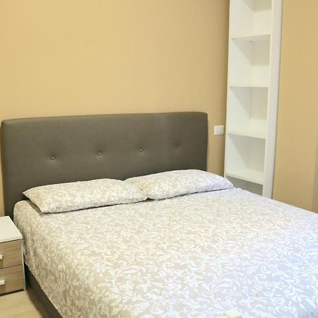 Portello Double Rooms Flat - 3 People Milan Bagian luar foto