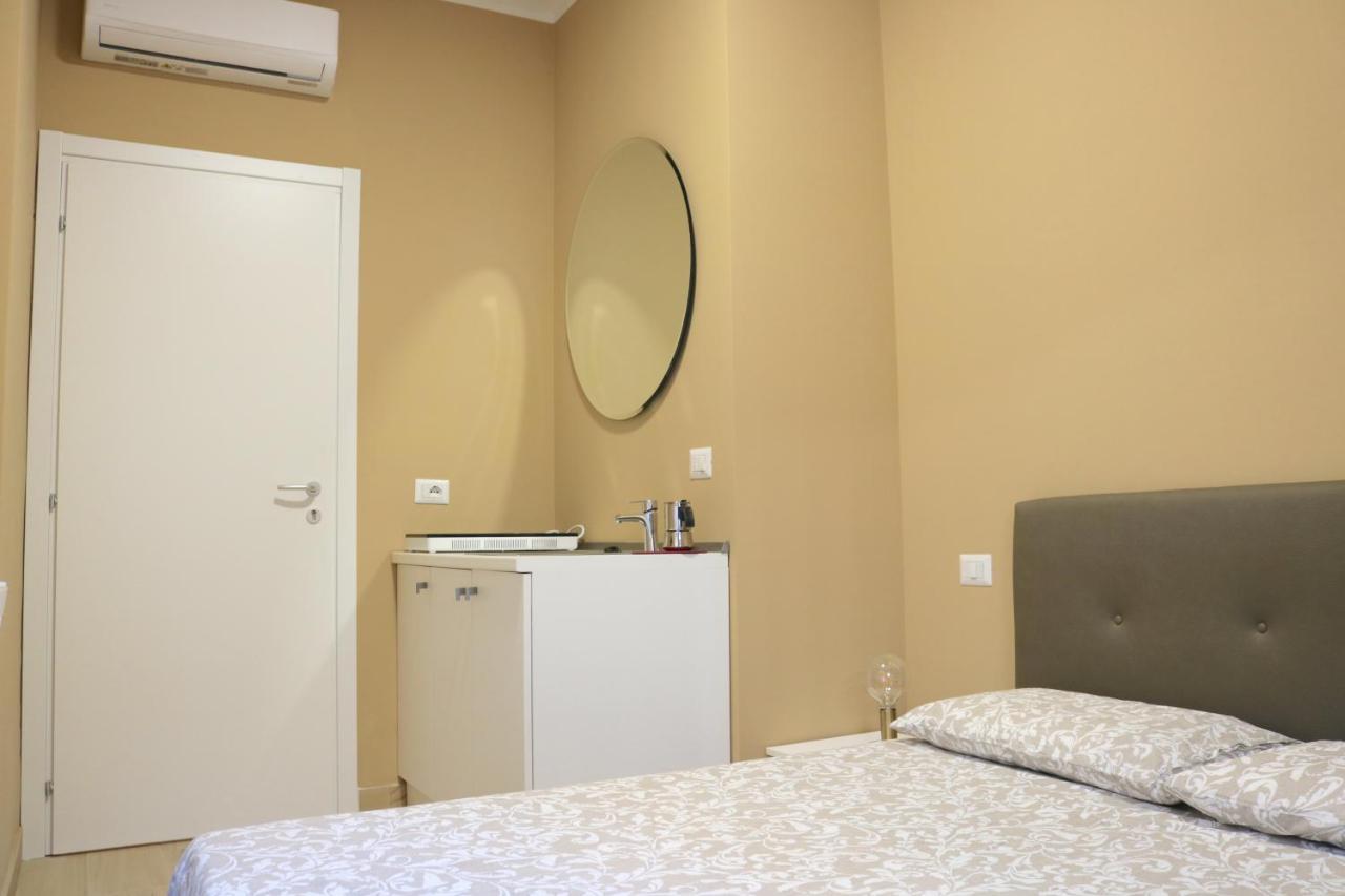 Portello Double Rooms Flat - 3 People Milan Bagian luar foto
