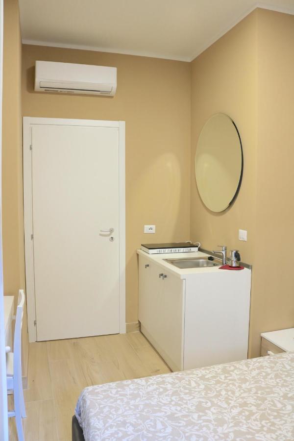 Portello Double Rooms Flat - 3 People Milan Bagian luar foto