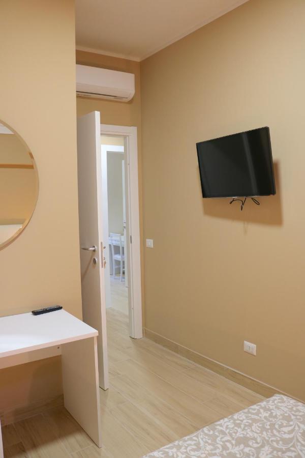 Portello Double Rooms Flat - 3 People Milan Bagian luar foto