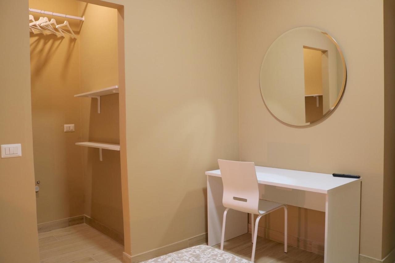 Portello Double Rooms Flat - 3 People Milan Bagian luar foto